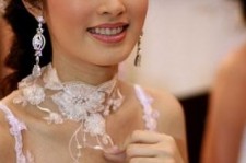 简阳人妖皇后(中国富豪娶人妖皇后)