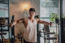 简阳肌肉男模(肌肉男模板)