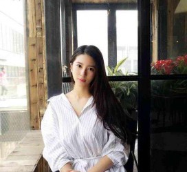 简阳女友兼职模特的小说(女友兼职模特的小说保举)