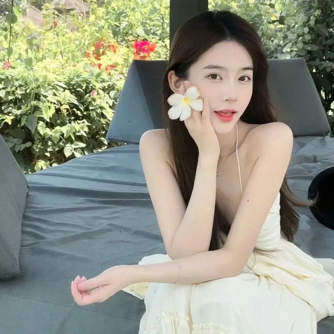 简阳伴游女生Claire的资料