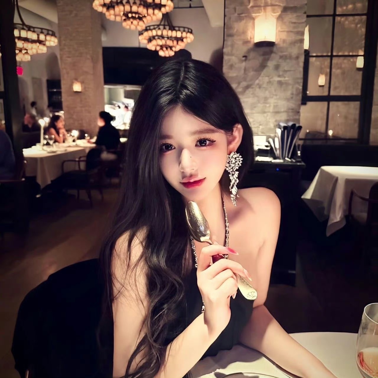 简阳伴游女生蓝盈盈的资料