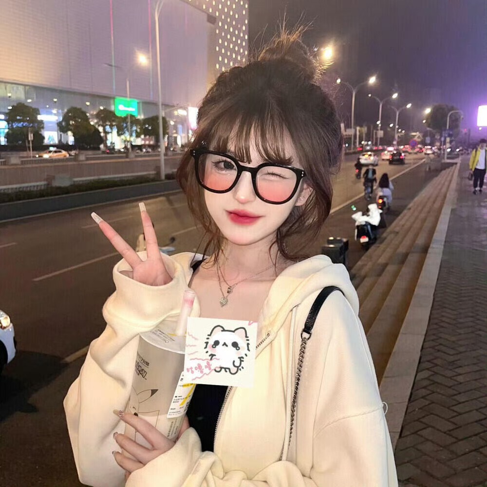 简阳伴游女生KIKI的资料