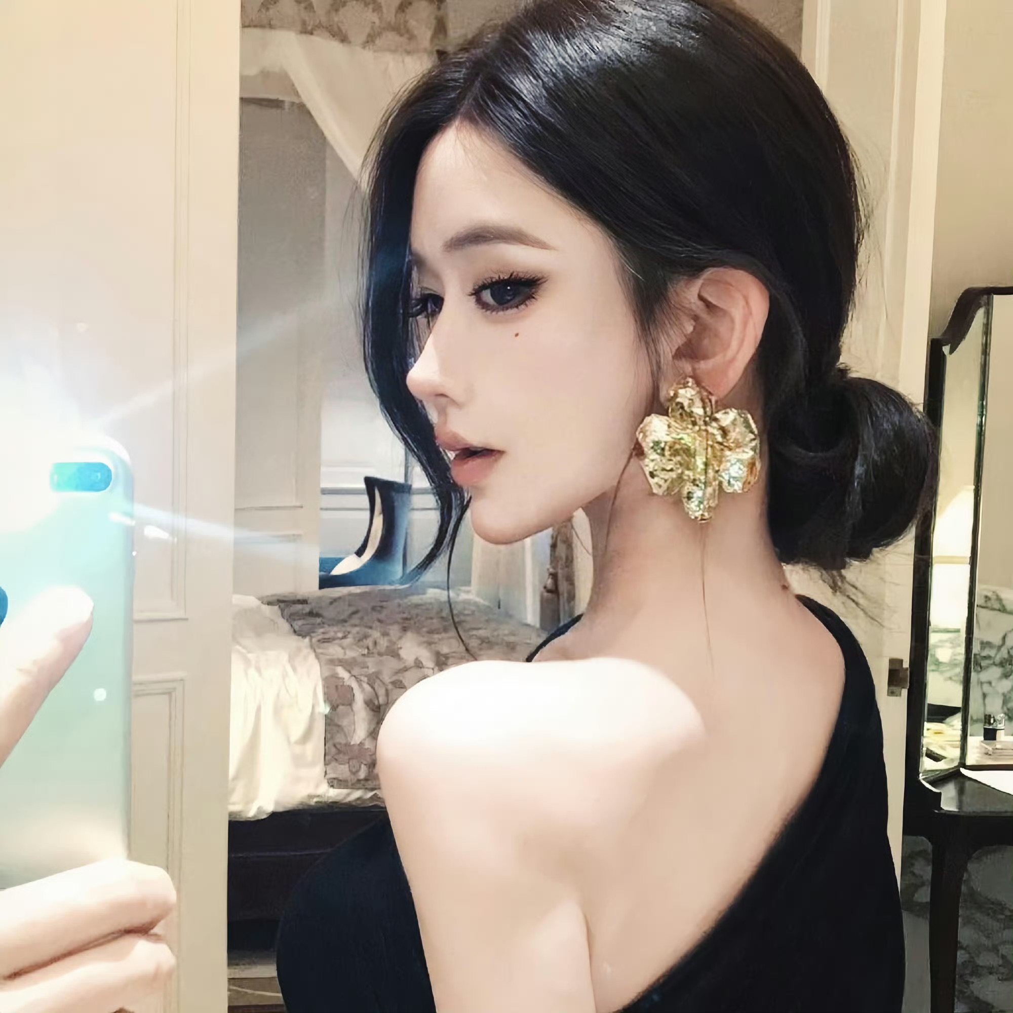 简阳伴游女生靖骊萍的资料